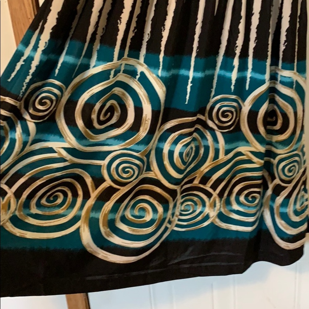 Dress - Picture 2 of 4